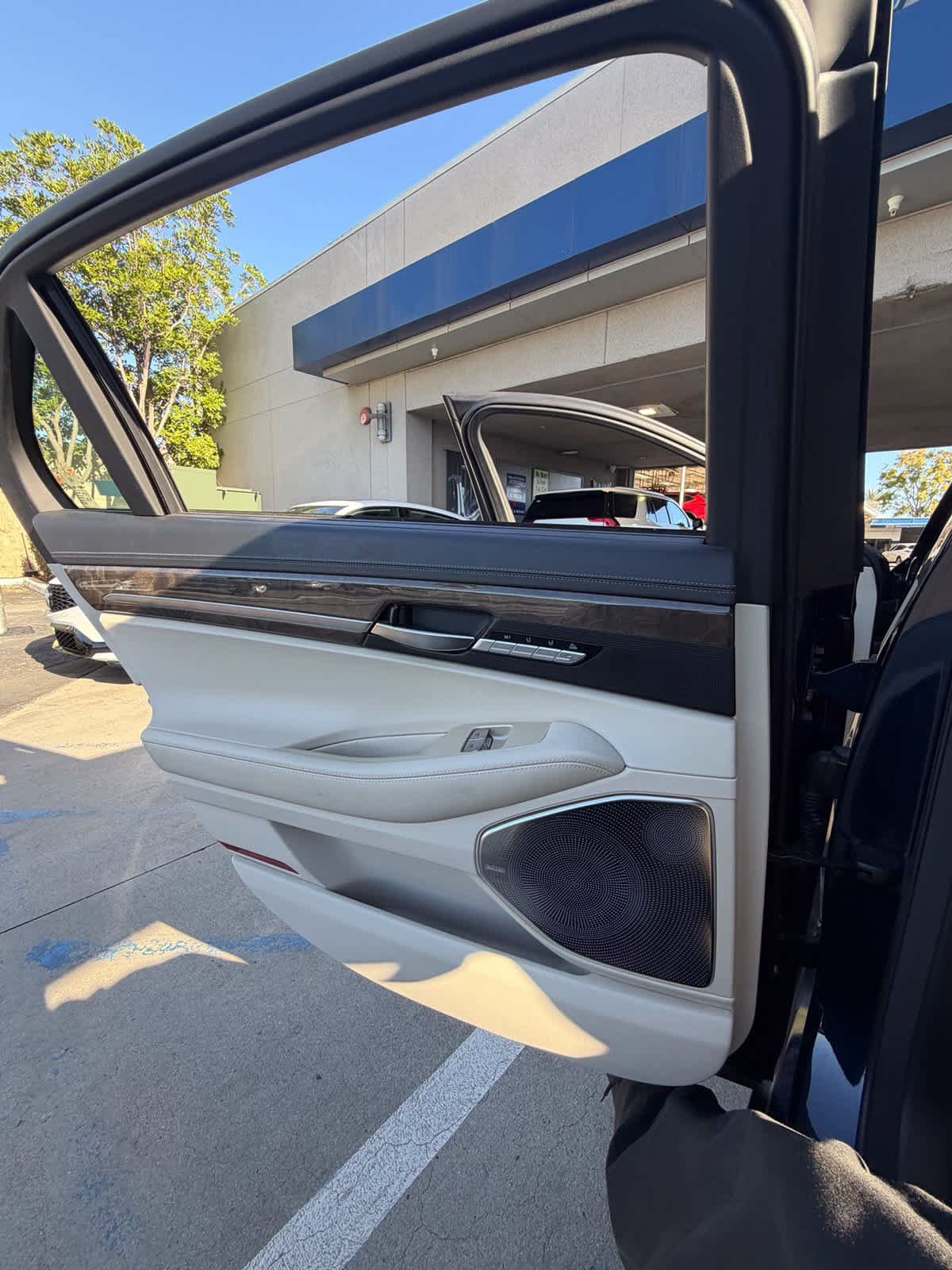 Used 2018 Genesis G90 5.0 Ultimate RWD image 20