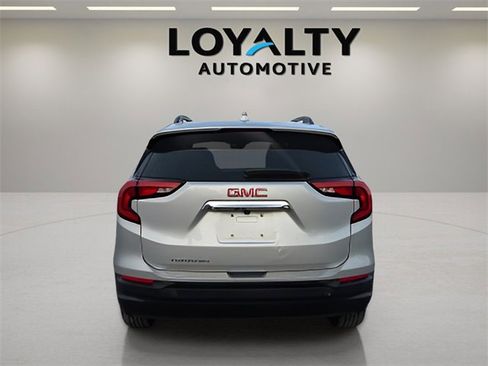 Used 2021 GMC Terrain SLE w/ Driver Convenience Package image 4