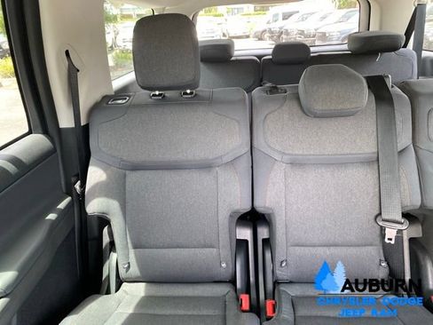 Used 2025 Ford Expedition Max Active AWD/4WD image 27