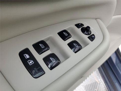 Certified 2025 Volvo XC90 B6 Plus AWD/4WD image 20