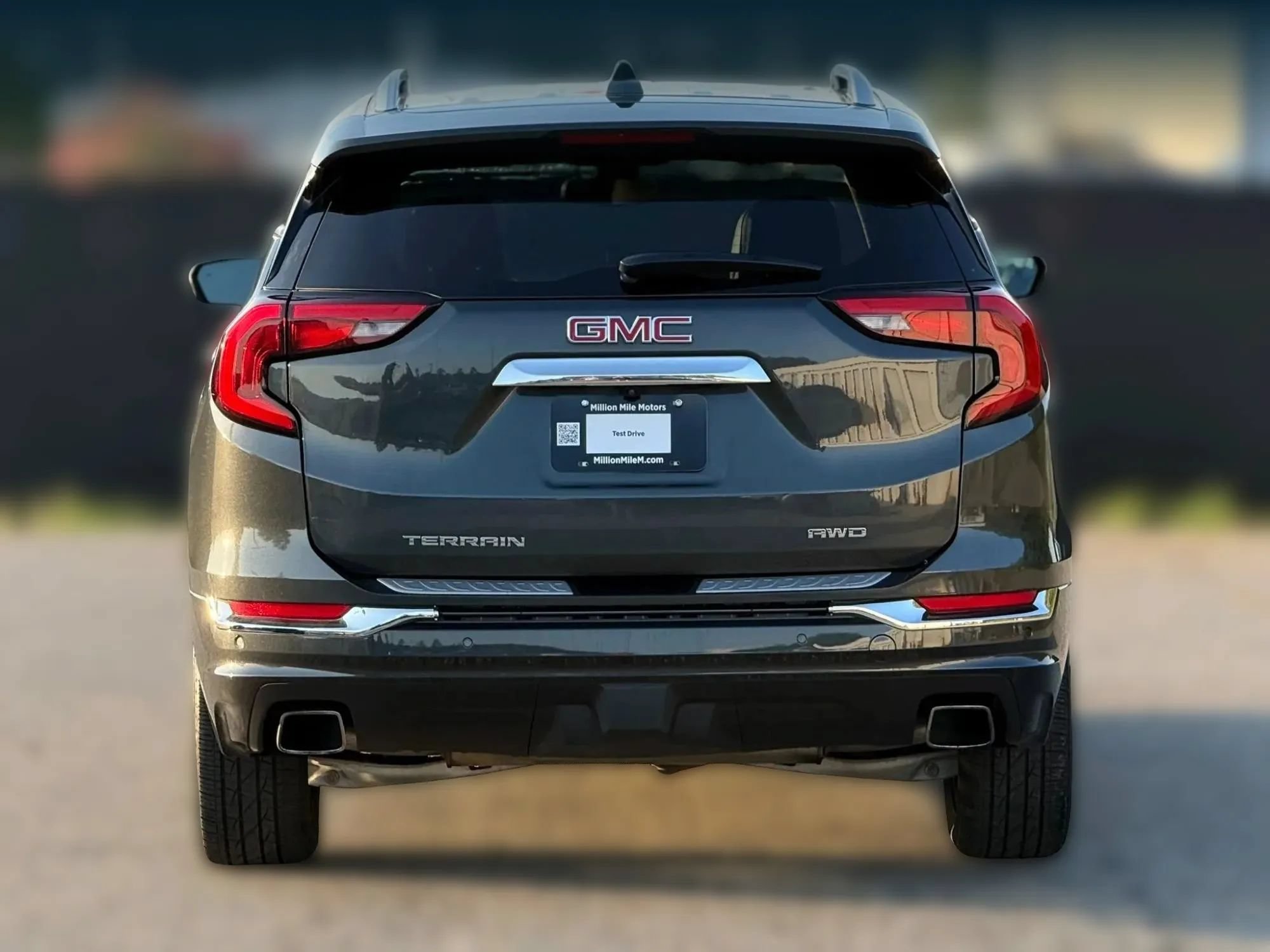 Used 2019 GMC Terrain Denali w/ Advanced Safety Package AWD/4WD image 4