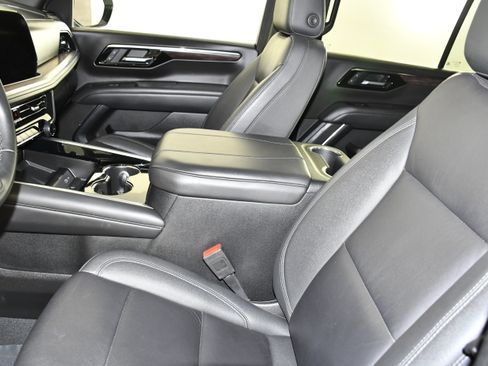Used 2025 Chevrolet Tahoe Z71 AWD/4WD image 41