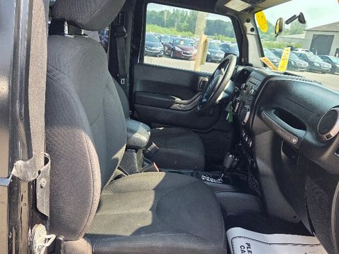 Used 2017 Jeep Wrangler Sport image 11