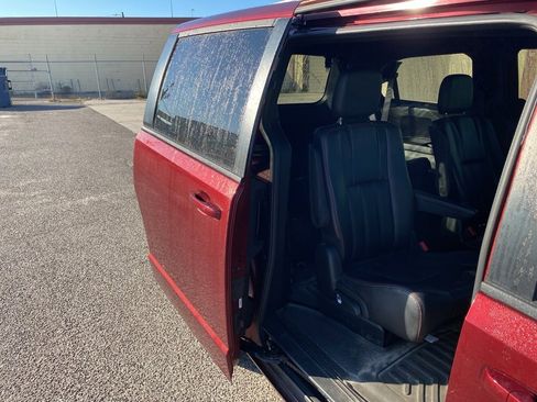 Used 2019 Dodge Grand Caravan GT image 15
