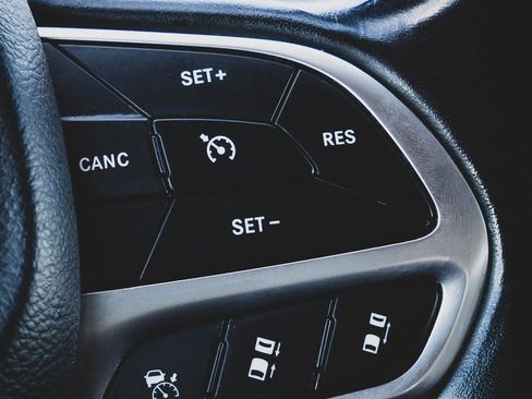 Used 2019 Chrysler Pacifica Touring-L Plus w/ Advanced Safetytec Group image 15