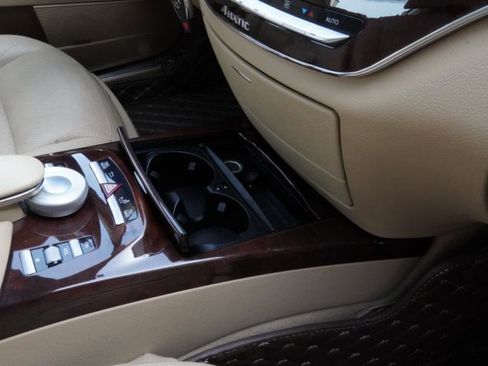 Used 2011 Mercedes-Benz S 550 S550 4-MATIC image 76