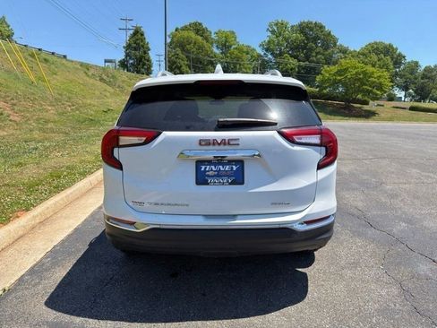Used 2024 GMC Terrain SLT AWD/4WD image 6