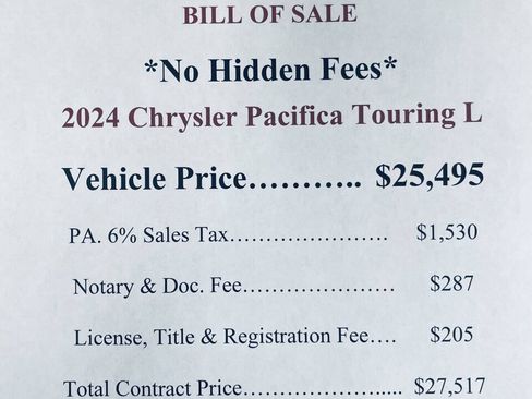 Used 2024 Chrysler Pacifica Touring-L FWD image 2