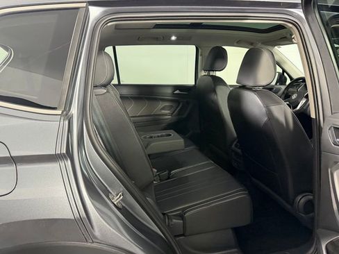 Used 2024 Volkswagen Tiguan SE w/ Panoramic Sunroof Package FWD image 26