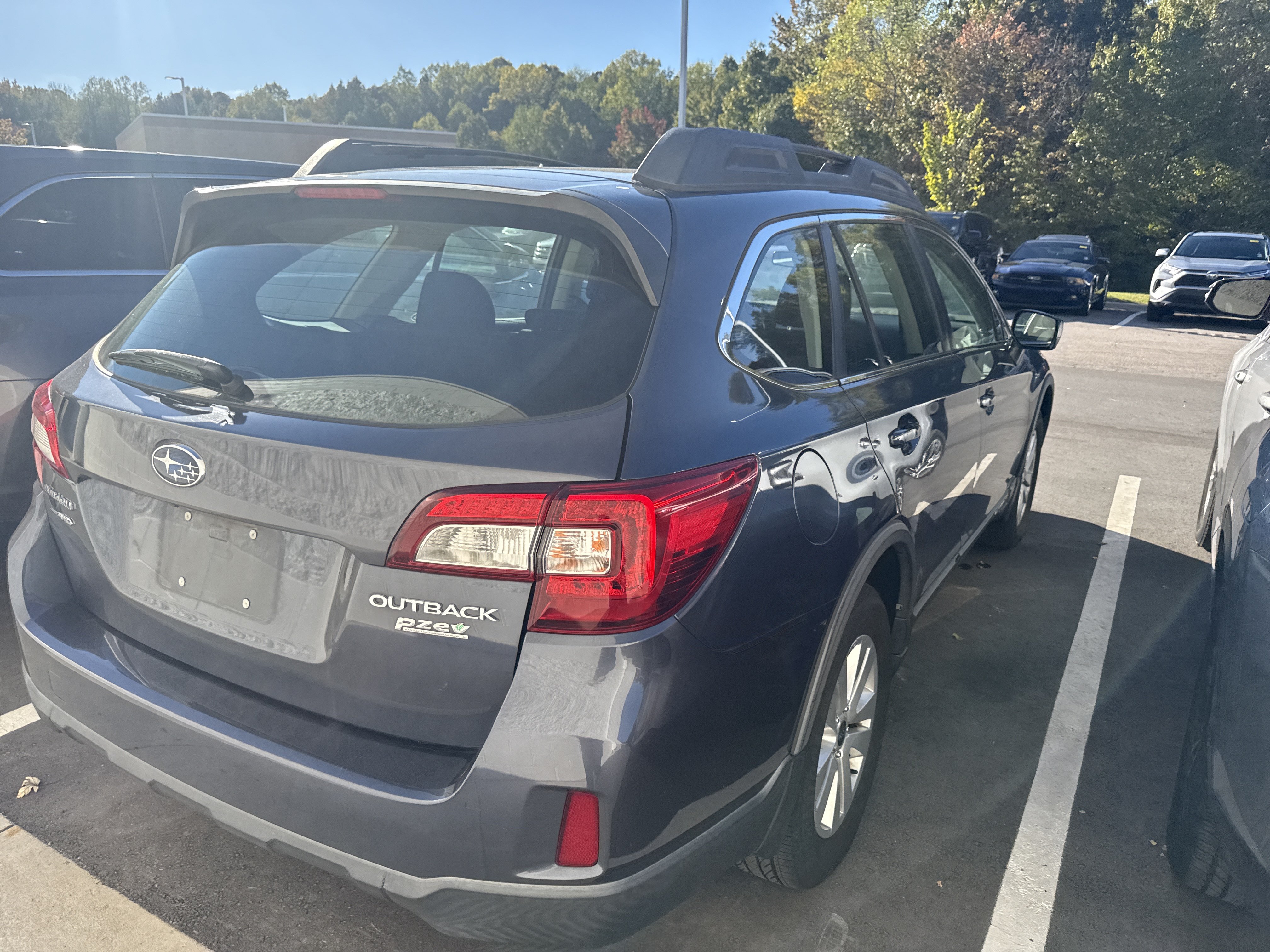 Used 2017 Subaru Outback 2.5i AWD/4WD image 7