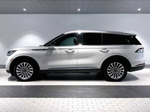 Used 2023 Lincoln Aviator AWD w/ Premium Package image 2