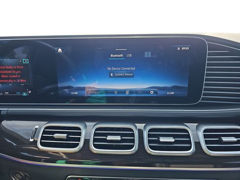 Used 2025 Mercedes-Benz GLE 350 4MATIC image 18