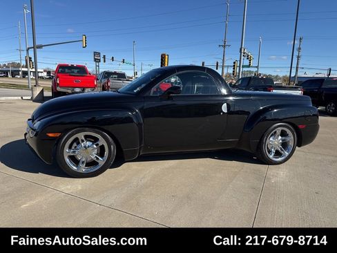 Used 2005 Chevrolet SSR w/ Preferred Equipment Group image 6