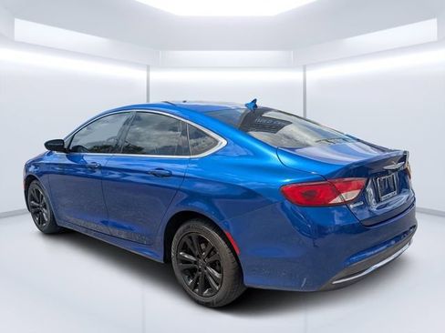 Used 2016 Chrysler 200 Limited w/ Anniversary Edition FWD image 5