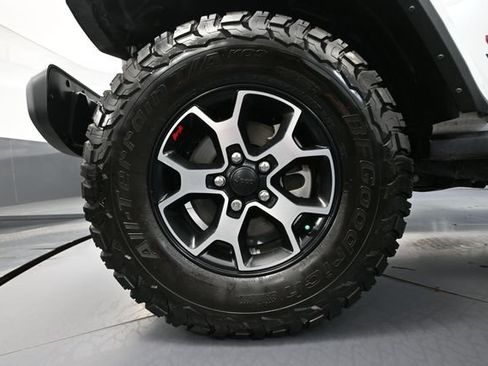 Used 2022 Jeep Wrangler Unlimited Rubicon w/ Cold Weather Group AWD/4WD image 17