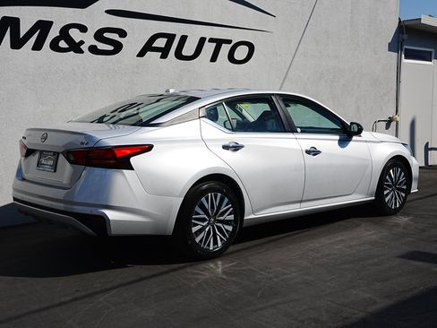 Used 2024 Nissan Altima 2.5 SV image 4