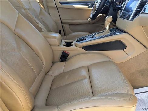 Used 2017 Porsche Macan S image 19