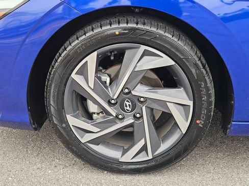 Used 2024 Hyundai Elantra Limited FWD image 9