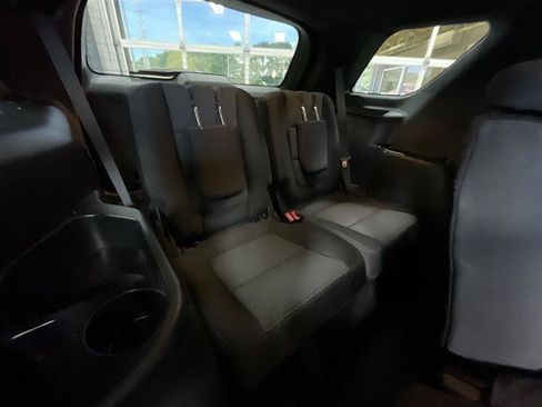 Used 2019 Ford Explorer XLT w/ Equipment Group 201A AWD/4WD image 25