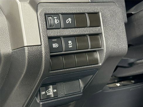 Certified 2024 Toyota Tacoma SR5 AWD/4WD image 16