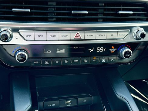 Used 2022 Kia Telluride LX FWD image 32