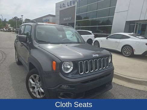 Used 2018 Jeep Renegade Latitude image 2