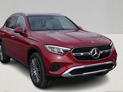 Used 2026 Mercedes-Benz GLC 300 4MATIC image 3