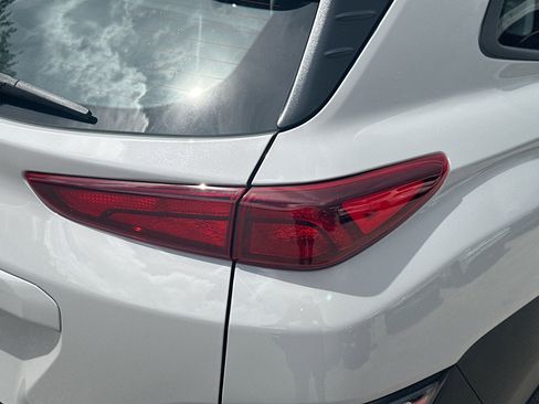 Used 2023 Hyundai Kona SE FWD image 24