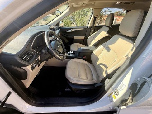 Used 2020 Ford Escape SEL image 11