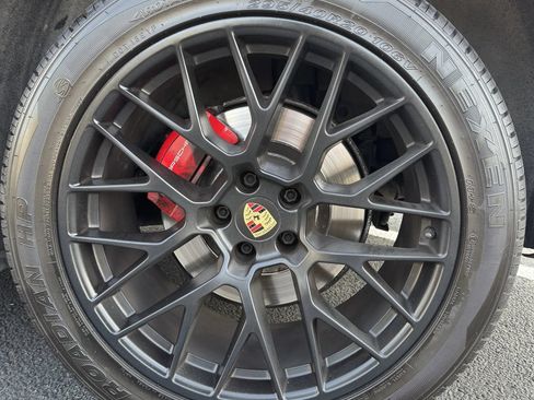 Used 2017 Porsche Macan GTS AWD/4WD image 13