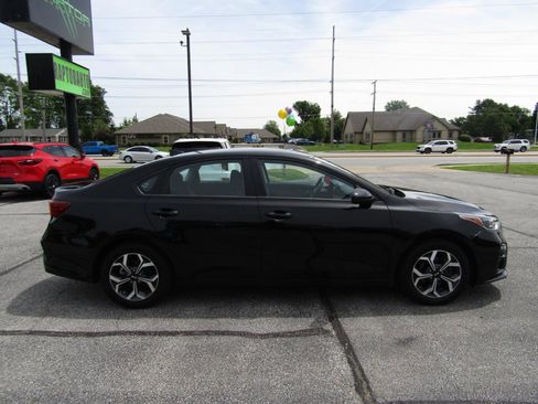 Used 2019 Kia Forte LXS FWD image 9
