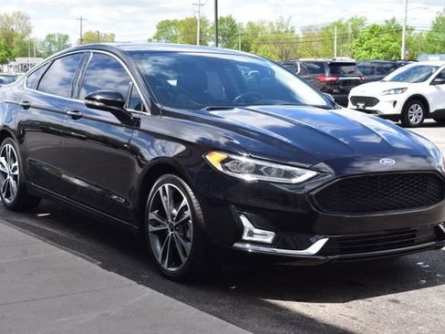 Used 2019 Ford Fusion Titanium FWD image 10