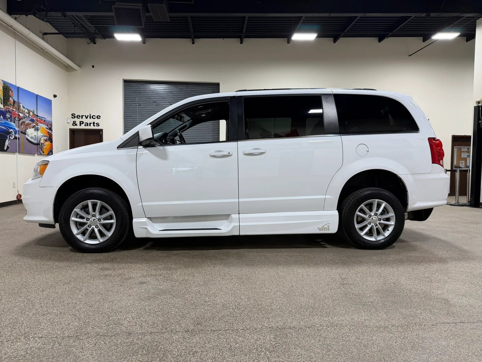 Used 2019 Dodge Grand Caravan SXT FWD image 9