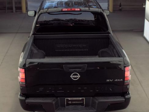 Used 2023 Nissan Frontier SV AWD/4WD image 9