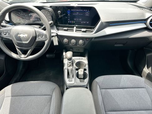 Used 2024 Chevrolet Trax LS w/ LS Convenience Package image 12