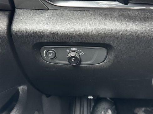 Certified 2022 Chevrolet Traverse LT image 30