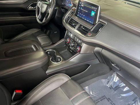 Used 2022 Chevrolet Suburban RST w/ Sport Performance Package AWD/4WD image 17