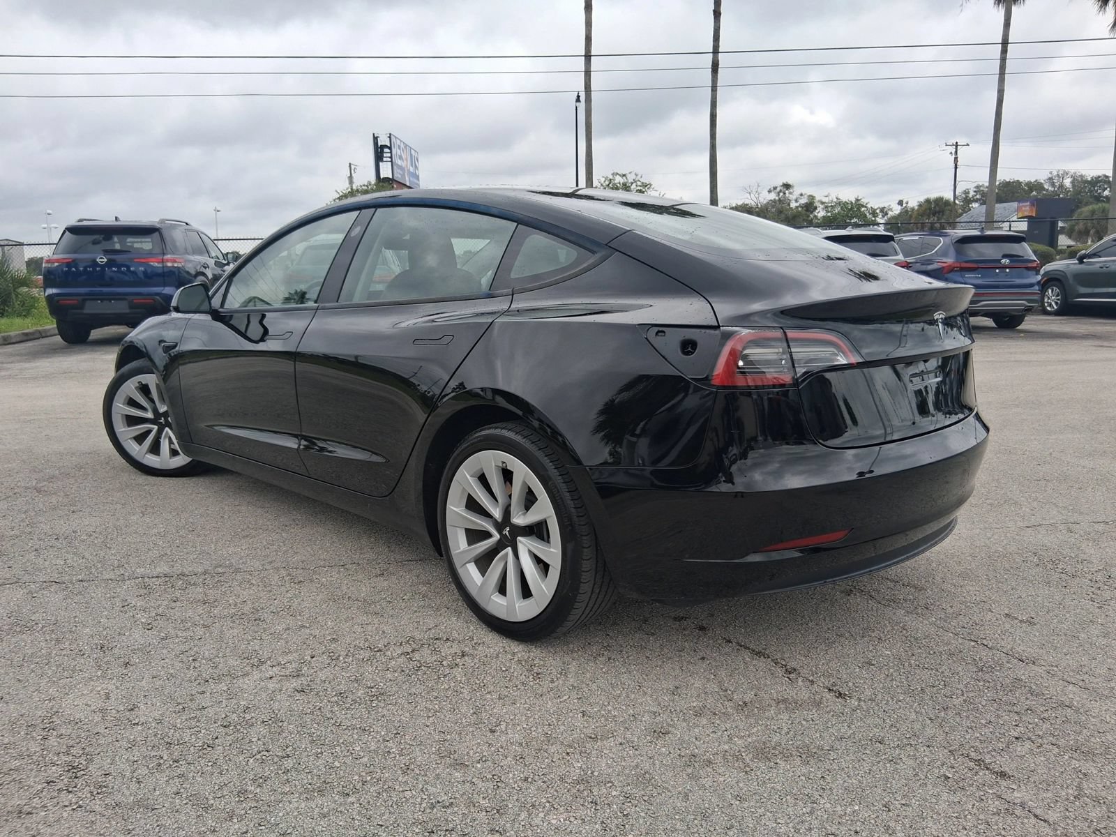 Used 2023 Tesla Model 3 Standard Range RWD image 4