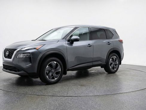 Used 2025 Nissan Rogue SV image 3