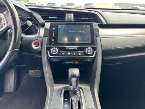 Used 2018 Honda Civic Touring image 19