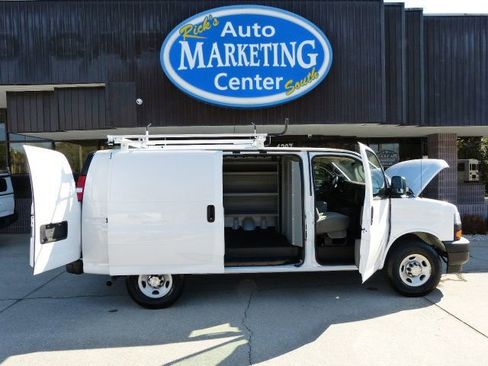 Used 2021 Chevrolet Express 2500 w/ Driver Convenience Package image 21