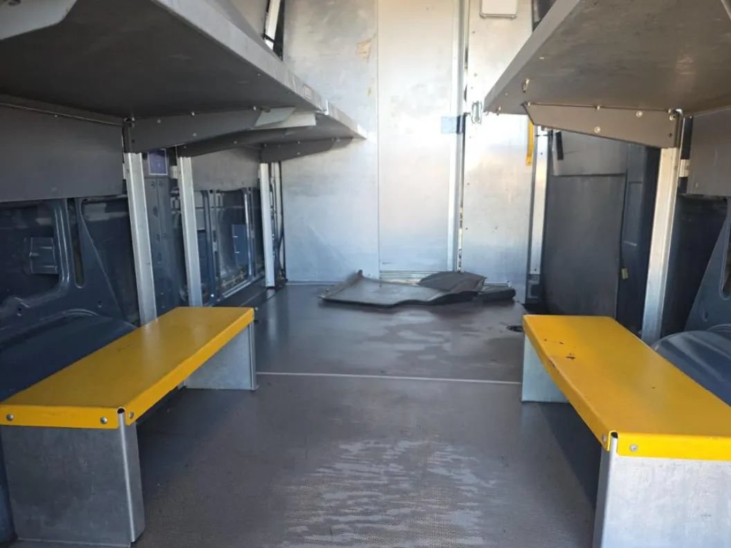 Used 2018 Mercedes-Benz Sprinter 2500 image 8
