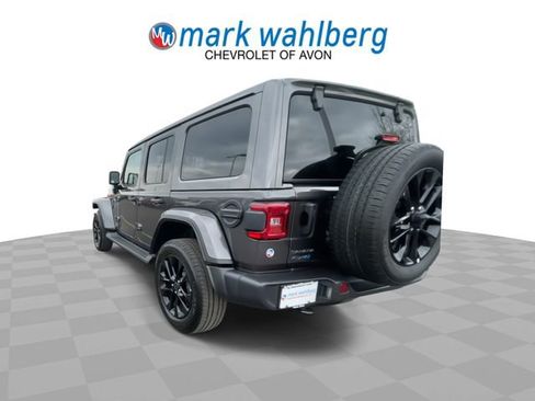 Used 2025 Jeep Wrangler Unlimited Sahara AWD/4WD image 3