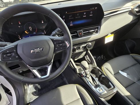 Used 2025 Chevrolet TrailBlazer ACTIV w/ Convenience Package FWD image 39