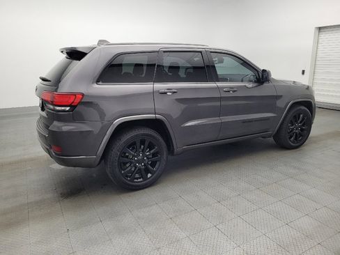 Used 2018 Jeep Grand Cherokee Altitude image 10