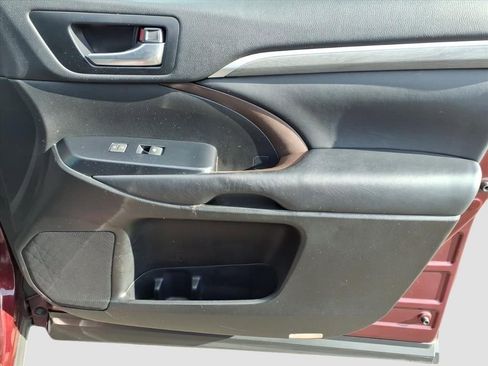 Used 2018 Toyota Highlander Limited image 9