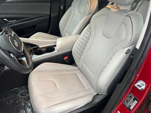 Used 2025 Hyundai Elantra Limited image 36