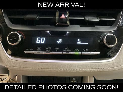 Used 2022 Toyota Corolla Cross LE AWD/4WD image 36