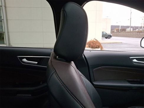 Used 2020 Ford Edge Titanium w/ Equipment Group 301A image 13