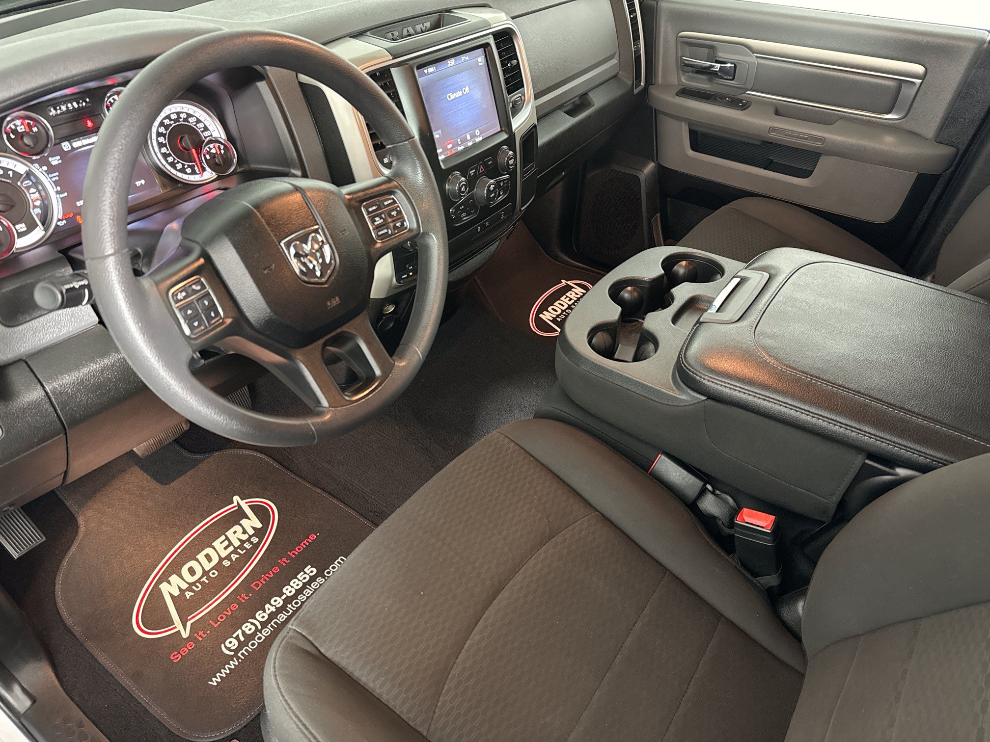 Used 2020 RAM 1500 Classic SLT AWD/4WD image 19